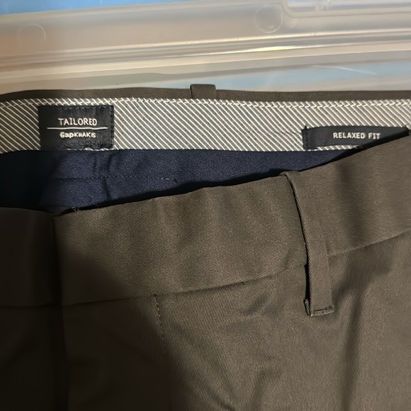 Gap dark gray khaki tailored relaxed fit 35 x 28 - Picture 3 of 4